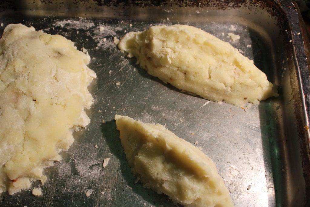 Булочки из картофельного теста с паштетом: уникальный рецепт закуски без глютена прямиком из Англии