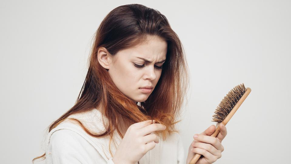 Если мало витамина В9, появляется усталость и выпадают волосы: 5 недорогих продуктов, которыми можно легко восполнить его суточную норму