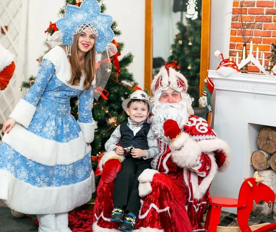 «Для Деда Мороза и Снегурочки дети безопасны»: Елена Малышева решила успокоить родителей перед праздниками