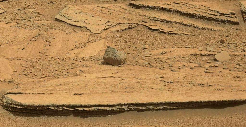 Возможно, марсоходы изучают не те камни, чтобы найти жизнь на Марсе