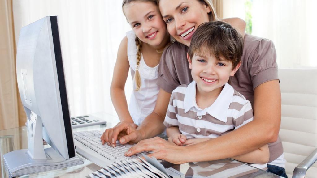 Выделить деньги на виртуальную няню: способы поддержать работающих онлайн родителей для руководителей