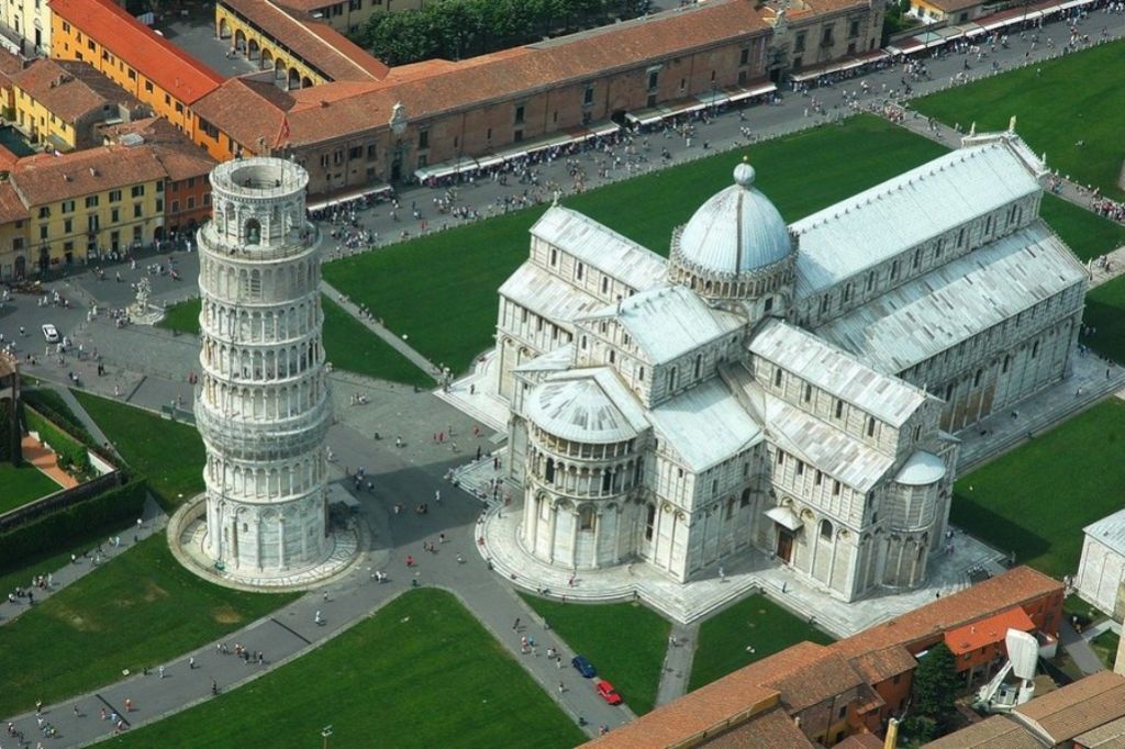 Исторические церкви Неаполя рискуют внезапно провалиться под землю, показывает исследование