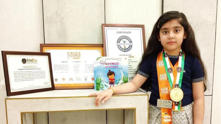 «Счастье повсюду»: 7-летняя Абхиджита из Индии была признана самым молодым автором в мире