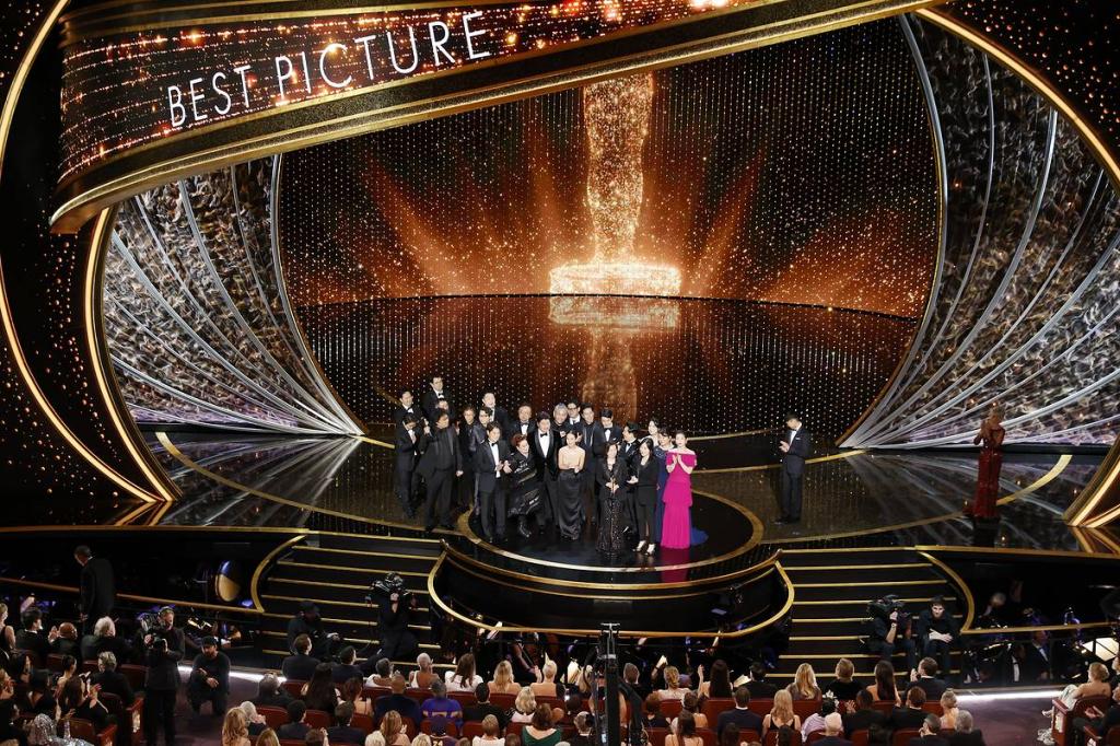 "Есть ли в этом смысл": режиссер "Бойцовского клуба" раскритиковал Голливуд за супергеройские фильмы и погоню за "Оскаром"