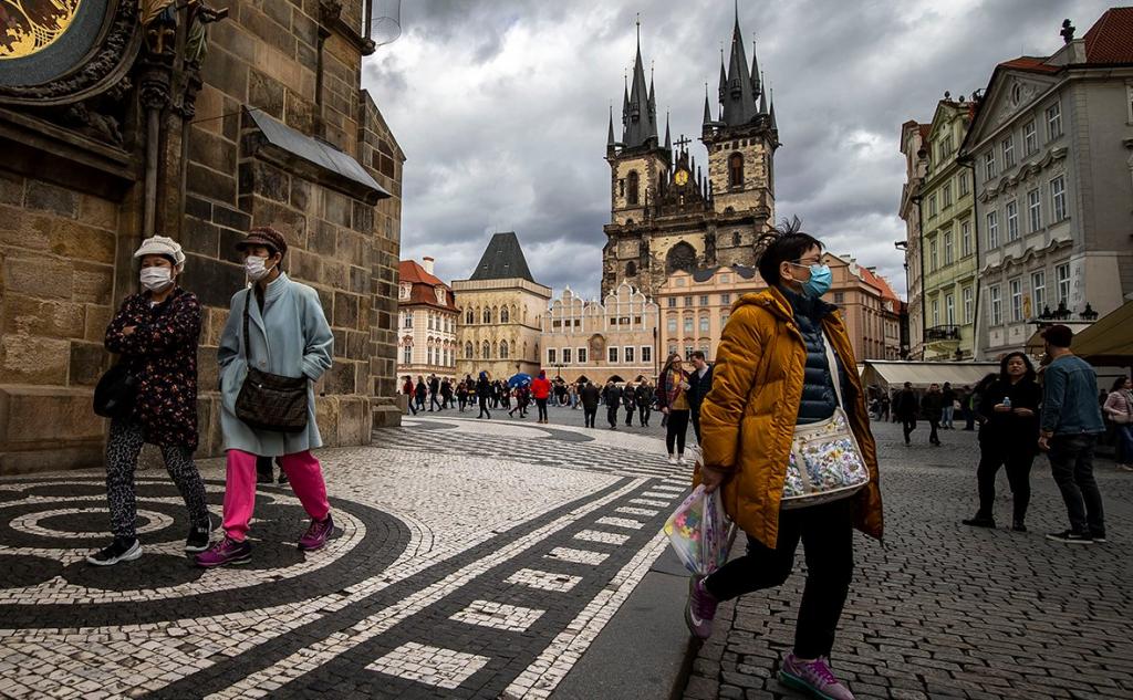 Италия разделена на три зоны по степени ограничений, Прага, как ожидается, останется в режиме локдауна и после 21 ноября: жители европейских городов остались без рождественских ярмарок из-за пандемии