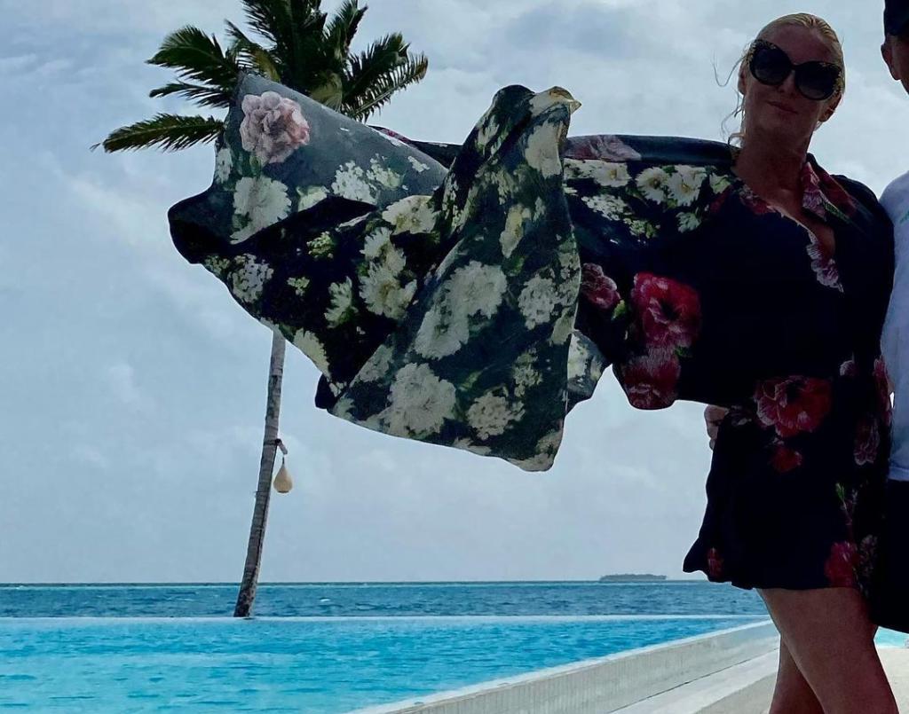 Шикарно жить не запретишь. Анастасия Волочкова с тайным женихом отдыхает на Мальдивах (фото)