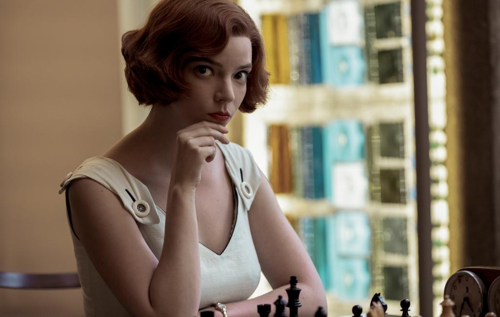 Советуют не краситься помадой и часто сомневаются в ее победах: гроссмейстер Дорса Дерахшани сравнила реальности шахматного спорта с тем, что показано в сериале "Ход королевы"
