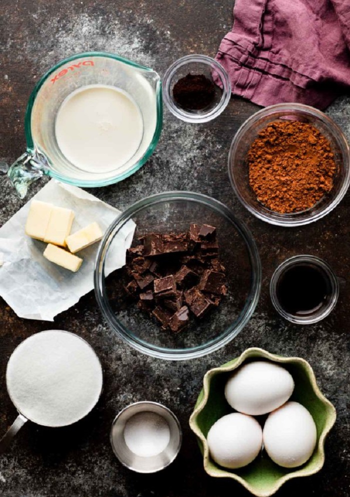 Гибрид брауни и шахматного пирога: нашла потрясающий рецепт шоколадной выпечки к чаю