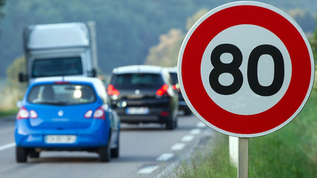 Штрафы за превышение скорости даже на один километр в час: в Госдуме предлагают ужесточить наказание для водителей