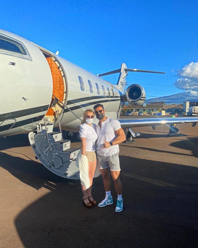 Бритни Спирс собирается работать над собой в Гавайях: знаменитость показала фотоотчет