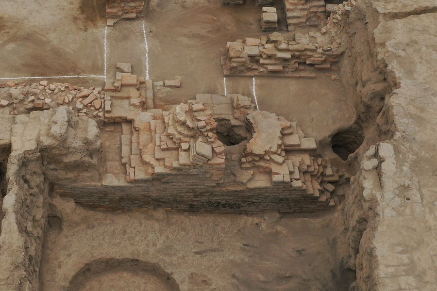 В Китае археологи раскопали руины древнеримской бани X века (фото)