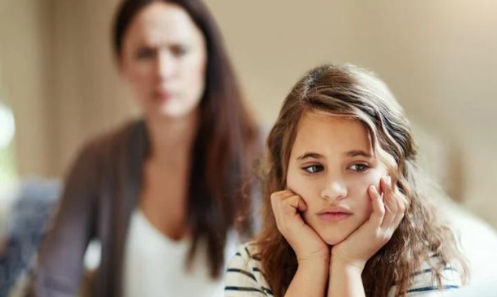Ребенку надо давать выговориться: как не упустить тревожные "звоночки", а вовремя помочь справиться с проблемой
