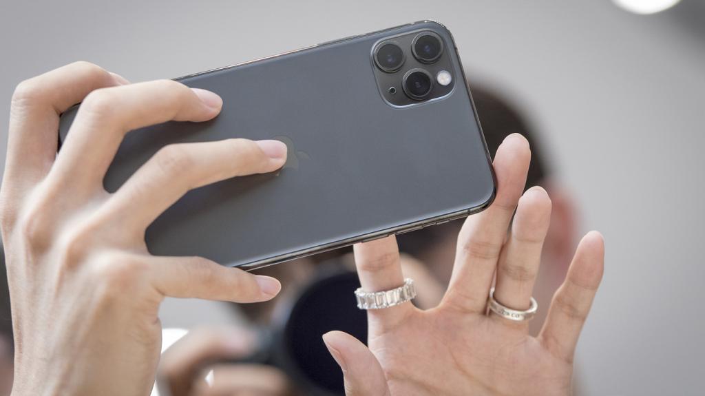 Если нет 100 тысяч на новенький iPhone, но хочется снимать хорошие фотографии: 5 смартфонов, которые вполне могут заменить гаджет от Apple