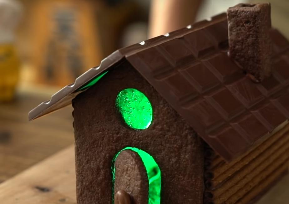 Кулинарные шедевры: как сделать домик из темного шоколада своими руками