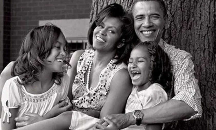 Оказывается, Барак Обама - отличный семьянин и на редкость тонкий писатель: рецензия Адичи на его мемуары "Земля обетованная"