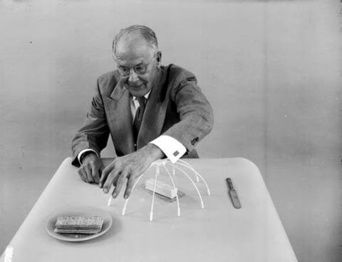 Рассел Оакс - изобретатель причудливых вещей: держатель для пончиков и другие его творения (фото)