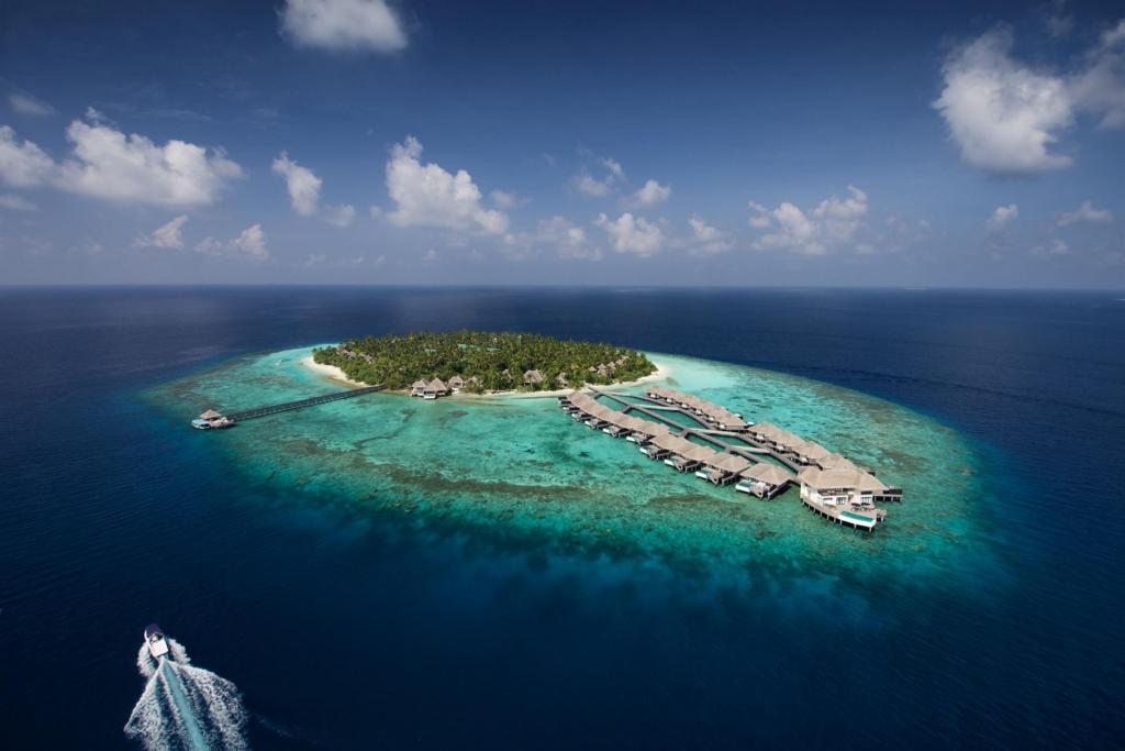 Наши любят теплые места: из 57 350 туристов, посетивших с июля Мальдивы, 22,2% - русские путешественники