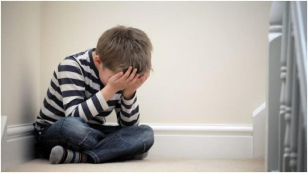 "Что плачешь? Здесь ничего серьезного!": фразы взрослых, которые могут сильно ранить детей
