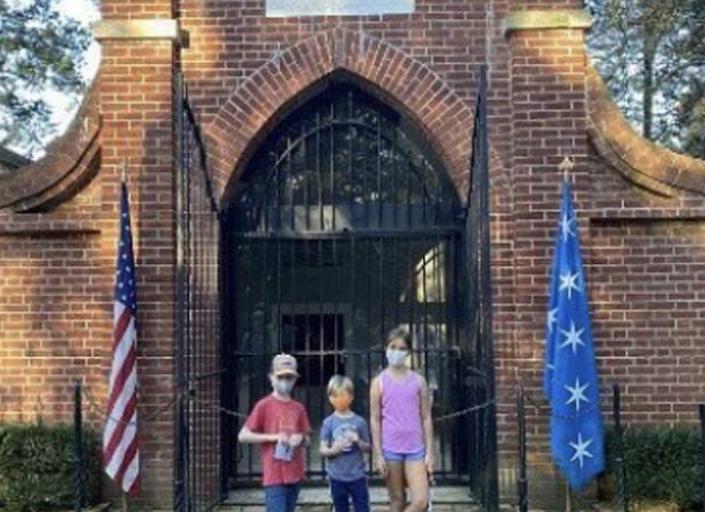 Прощальный тур? Иванка Трамп делится фотографиями семейных прогулок по Вашингтону