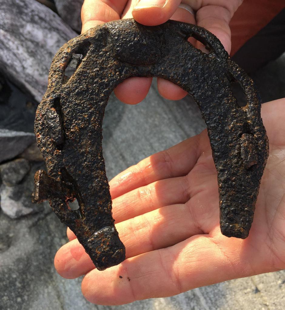 В Норвегии под растаявшим льдом обнаружили десятки древних стрел: самым старым более 6000 лет
