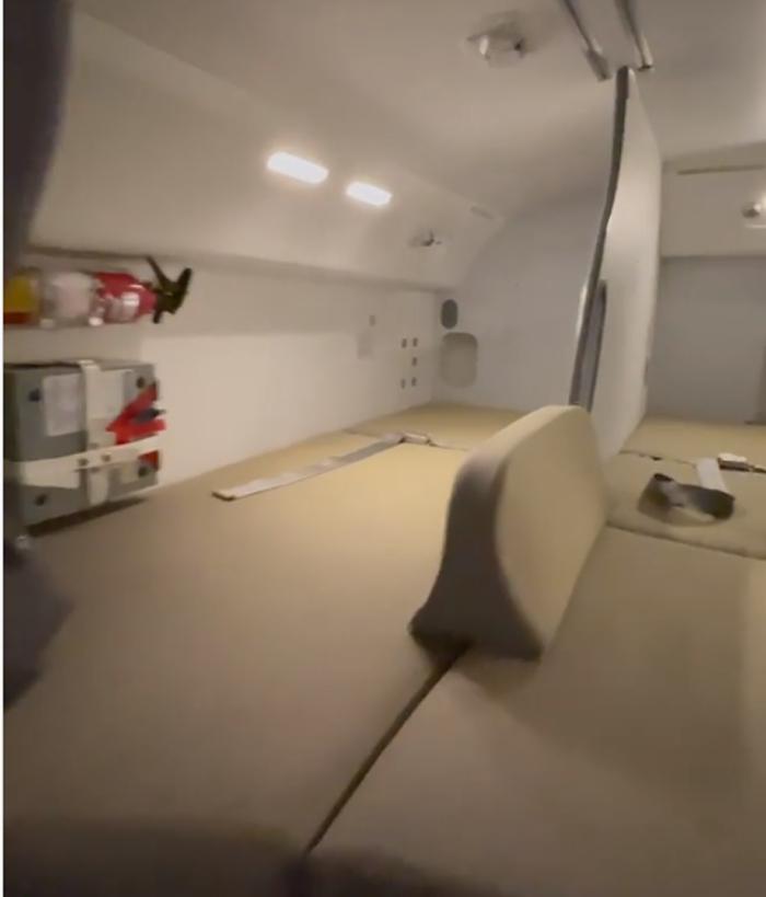 Блогер показал, как выглядит потайная кабина для отдыха экипажа авиалайнера