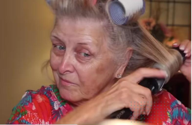 "Подтяжка лица": 77-летняя Патти показала пожилым женщинам как "помолодеть" без уколов красоты (фото до и после)