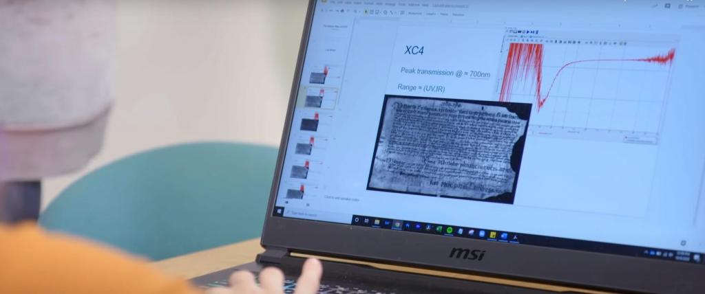 Группа студентов обнаружила скрытую французскую рукопись на тексте XV века, используя технологию, разработанную ими ранее