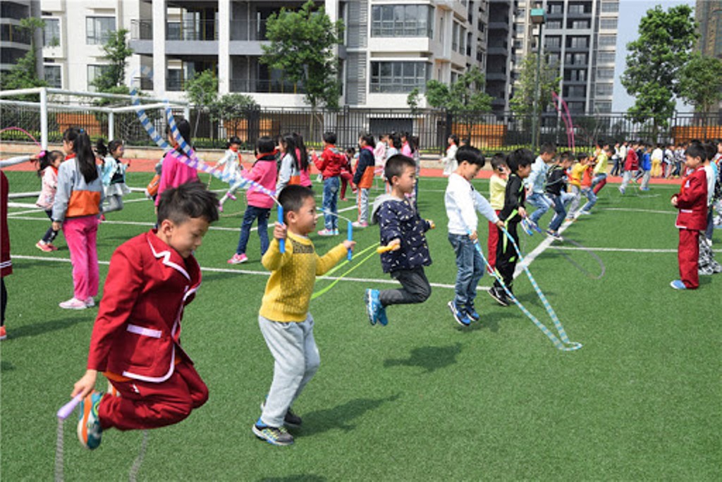 Чтобы смогли сдать экзамен: за обучение детей прыжкам со скакалкой некоторые китайские родители готовы платить 300 $ в час