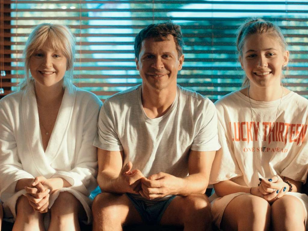 "Идеальная семья" Павла Деревянко: на ТНТ выходит новый комедийный сериал, который обещает быть уморительно смешным