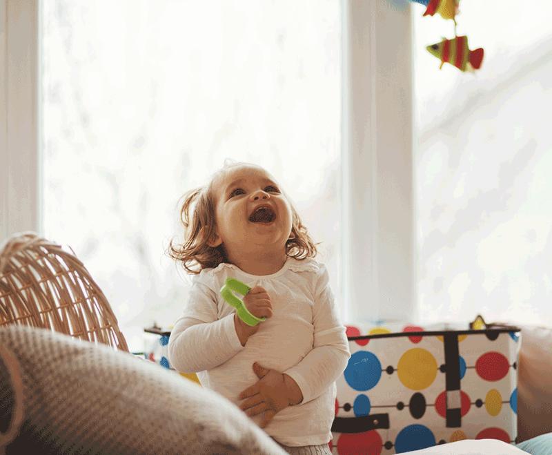 Крошечные мошенники в доме: особенности развития детей в возрасте 16-18 месяцев (сорванные подгузники, первые шаги и подозрительная 5-минутная тишина)