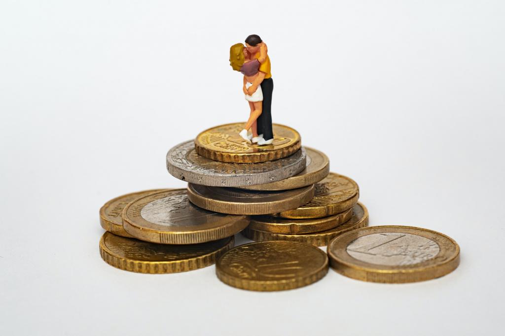 Ваши отношения страдают от проблем с деньгами? Новое исследование показывает, как финансовое напряжение может ухудшить взаимоотношения
