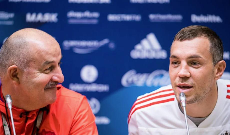Главный тренер сборной России по футболу Станислав Черчесов заявил, что Артем Дзюба вернется в марте следующего года