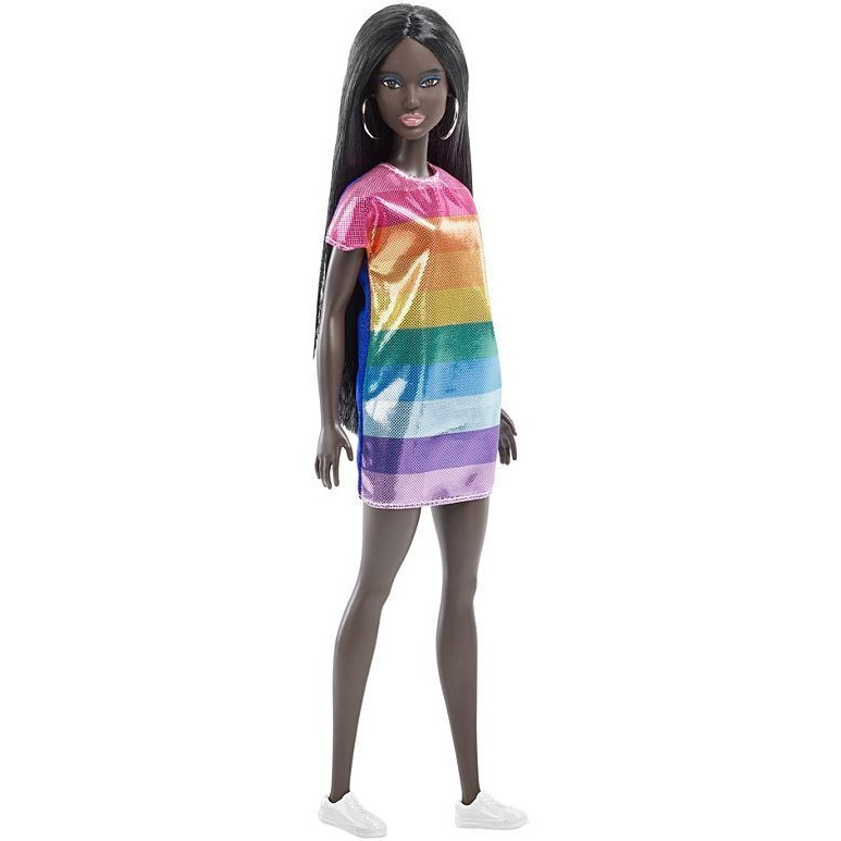 Раньше куклы Барби часто подвергались критике за нереальные стандарты красоты: сегодня популярный бренд старается угодить всем
