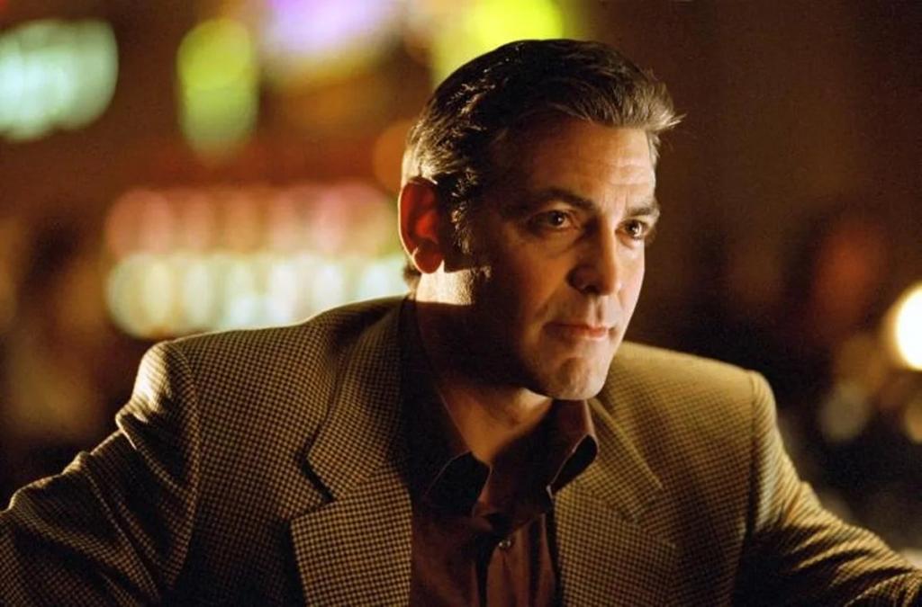 «Я положил 20-долларовую купюру на сценарий и отправил»: Джордж Клуни поделился историей о том, как он убедил Джулию Робертс присоединиться к «11 друзьям Оушена»