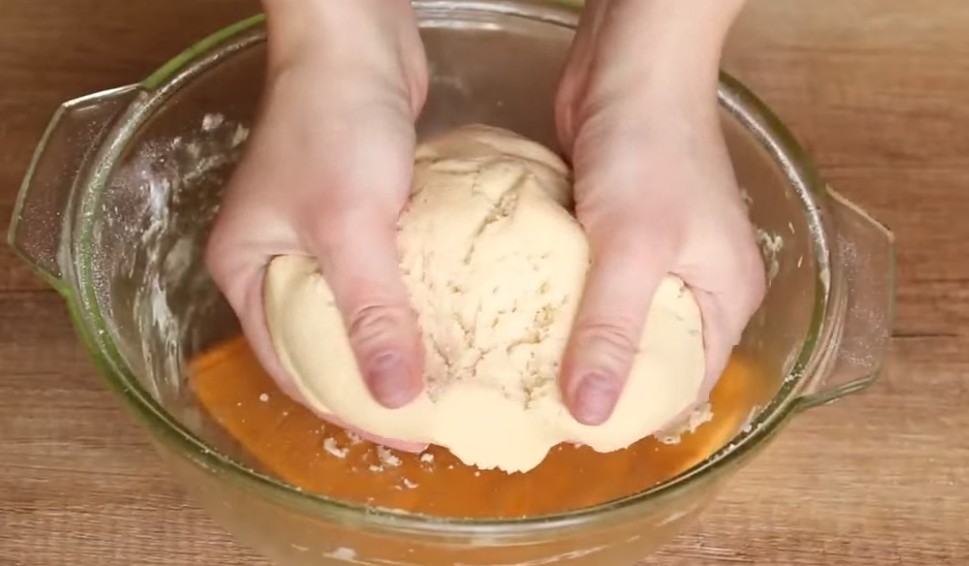 Симпатичные вкусные "шишки": простой рецепт песочного печенья с ореховой и шоколадной начинкой с пошаговыми фото