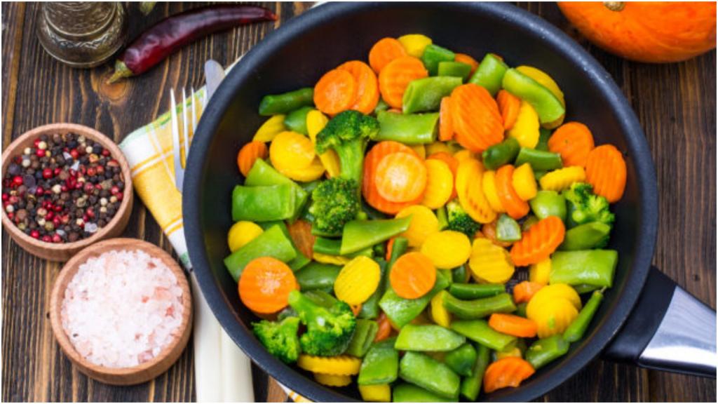 Надо сочетать продукты 3 разных цветов каждый день: как не ухудшить свое здоровье однообразной пищей