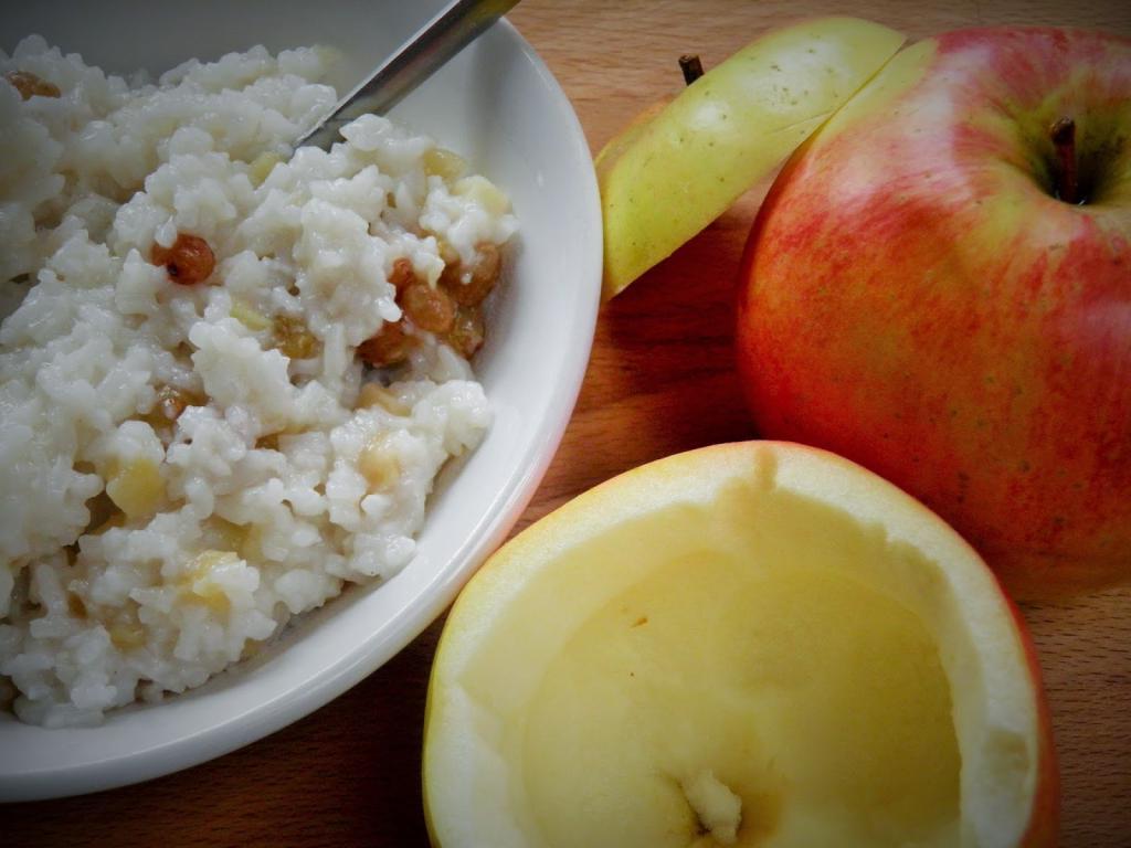 Нашла решение извечной проблемы "как вкусно есть и не толстеть": запекаю яблоки с рисом и изюмом
