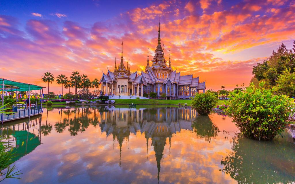 Таиланд, популярная среди россиян курортная страна, задумал отказаться от массового туризма минимум на год