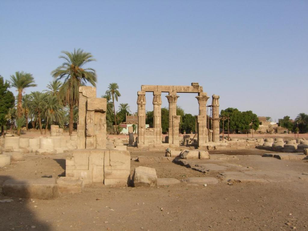 6 декабря 1912 года при раскопках в египетской Амарне был обнаружен бюст Нефертити – царицы с безграничной властью и виртуозным умением убеждать