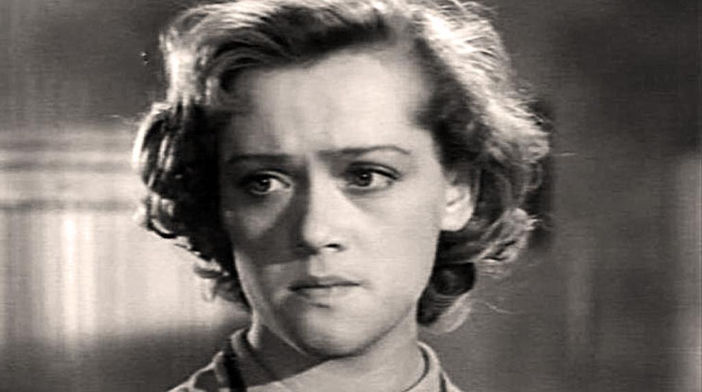 Алисе Фрейндлих 8 декабря исполнилось 86 лет: судьба и фото известной "Мымры" советского кино