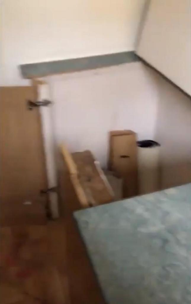 Лестница в кухонном шкафу: мужчина хотел арендовать дом, но его смутила необычная планировка (фото)
