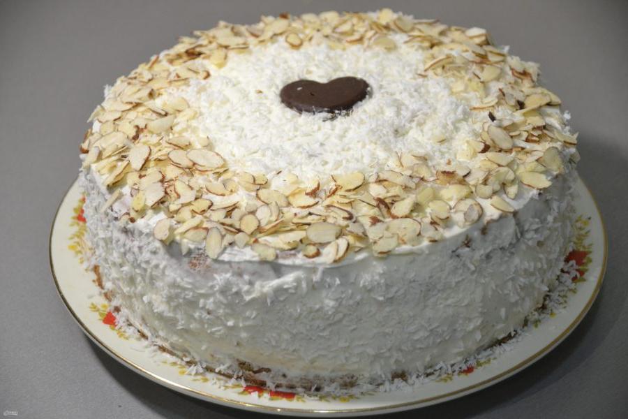 Белоснежный новогодний миндально-коксовый тортик с творожной начинкой. Печем красивый десерт на праздник