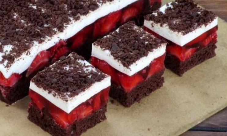 Люблю бисквитные десерты, а шоколадно-клубничный торт "Магма" – лучший из всего, что доводилось пробовать