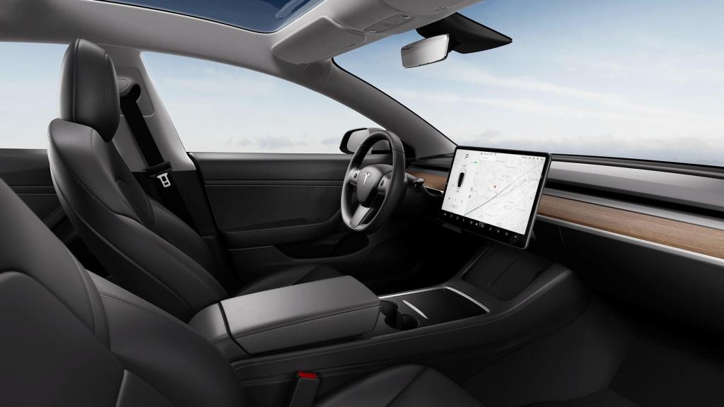 Новое программное обновление «повысило» запас хода электромобиля Tesla Model 3 2021