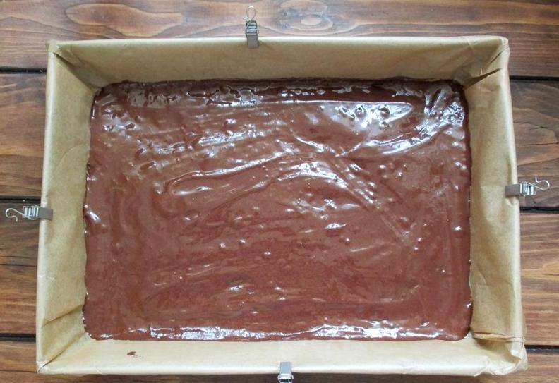 Сочетание шоколадного бисквита и безе делает неповторимым вкус торта "Старое танго": рецепт десерта