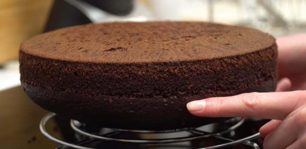 Красивее этого тортика только звездное небо: блогер поделилась рецептом изумительного десерта