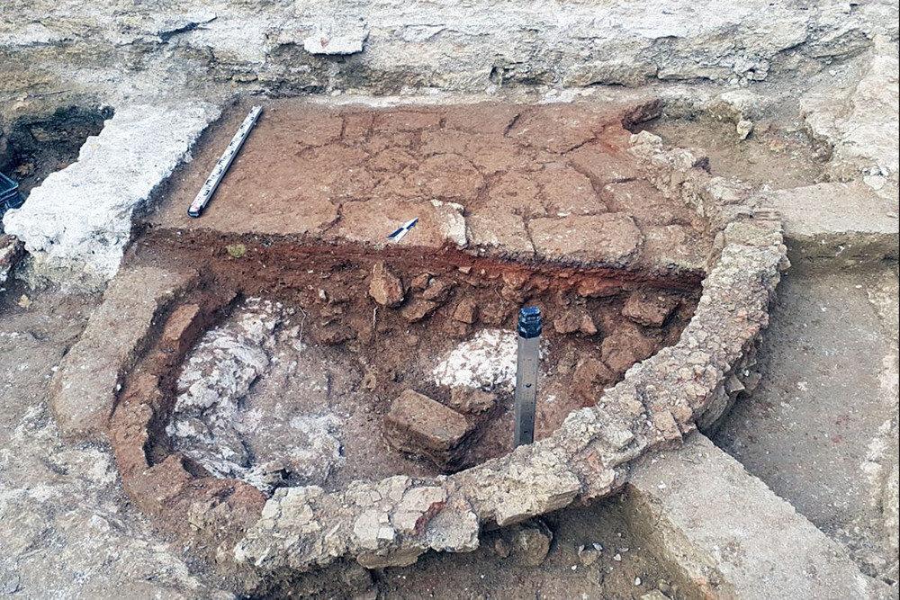 Античную печь, обнаруженную в Севастополе еще в ноябре, перенесли в Херсонес