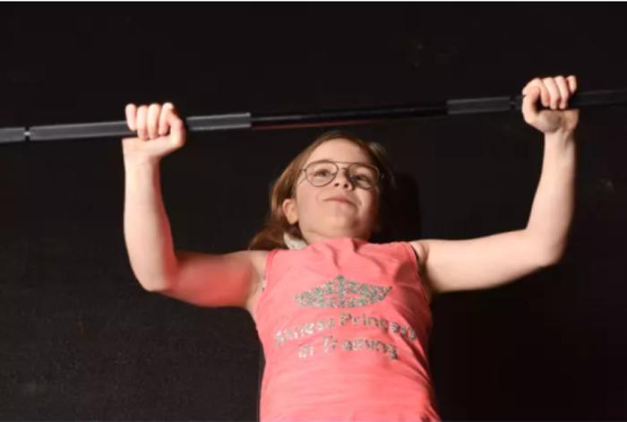 Она мечтает выиграть золото на Олимпийских играх: 10-летняя спортсменка открывает собственный тренажерный зал