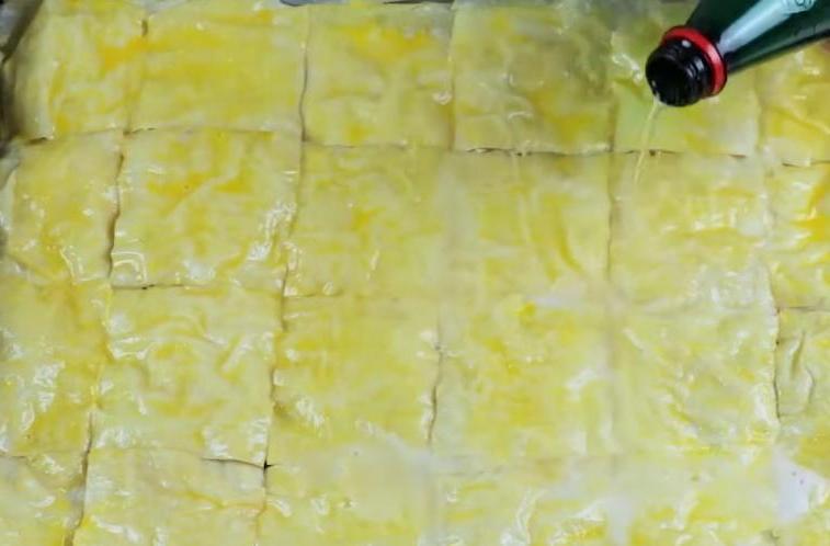 Пирог из теста "фило" с куриным фаршем к бульону, пошаговый рецепт на 2534 ккал, фото, ингредиенты - ЮсяЮся
