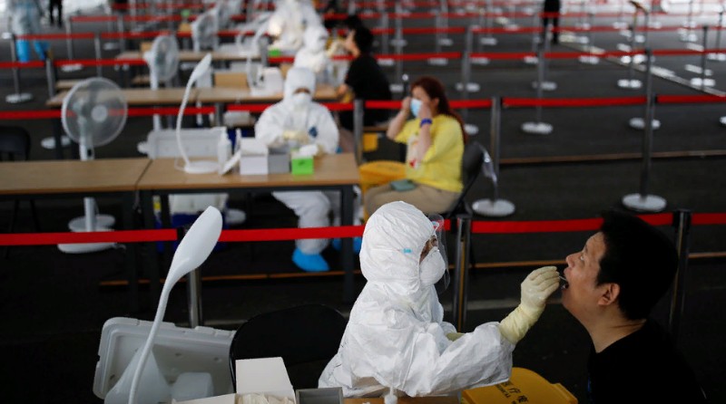 Китай заявил, что пандемия COVID-19 "вызвана отдельными вспышками" по всему миру